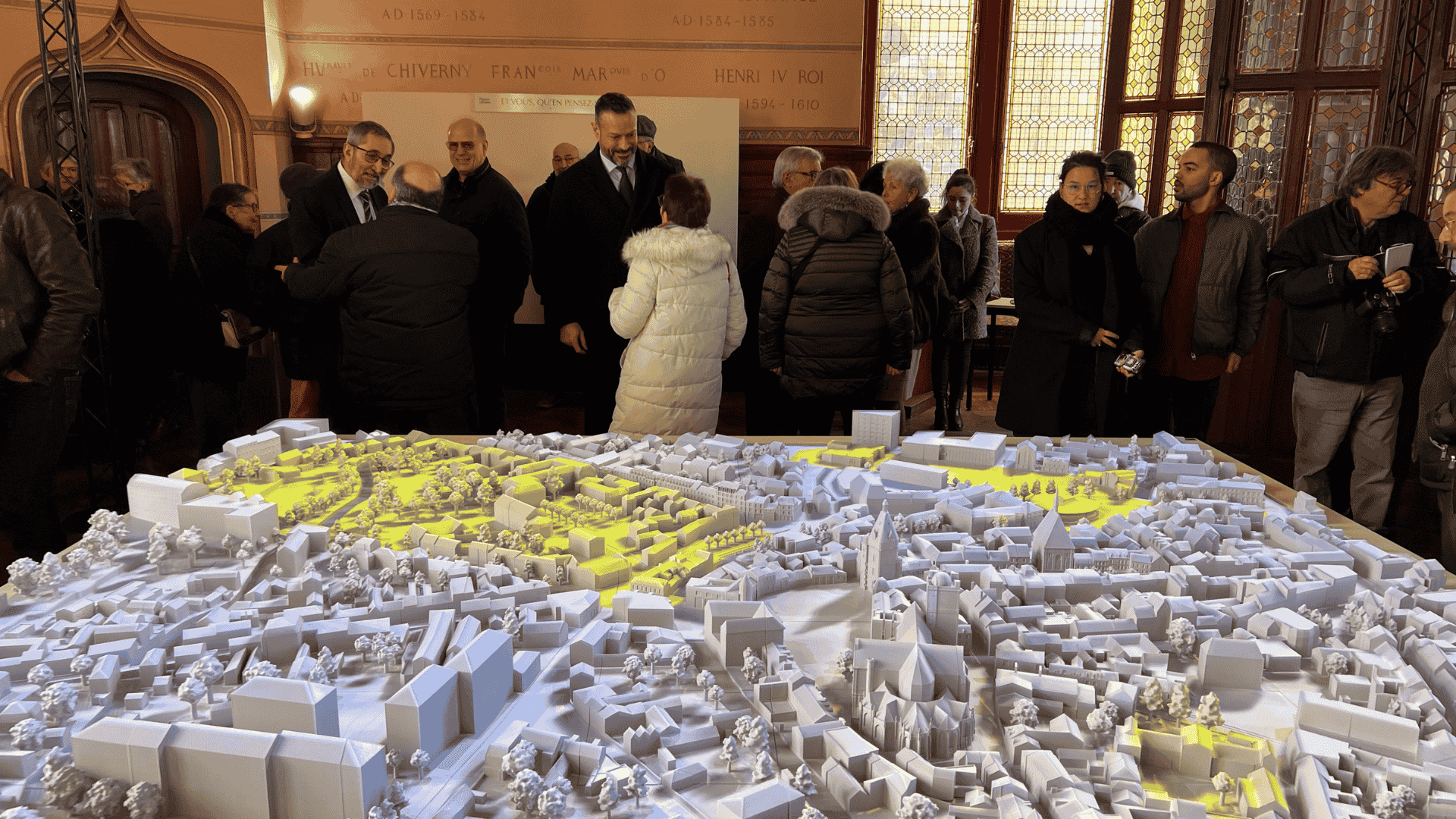 Maquette urbaine interactive PAAM’s Town – Pour une concertation citoyenne vivante et immersive PAAM’s Town, une maquette urbaine 3D innovante avec projection interactive, conçue pour dynamiser la concertation citoyenne et illustrer la transformation des territoires.