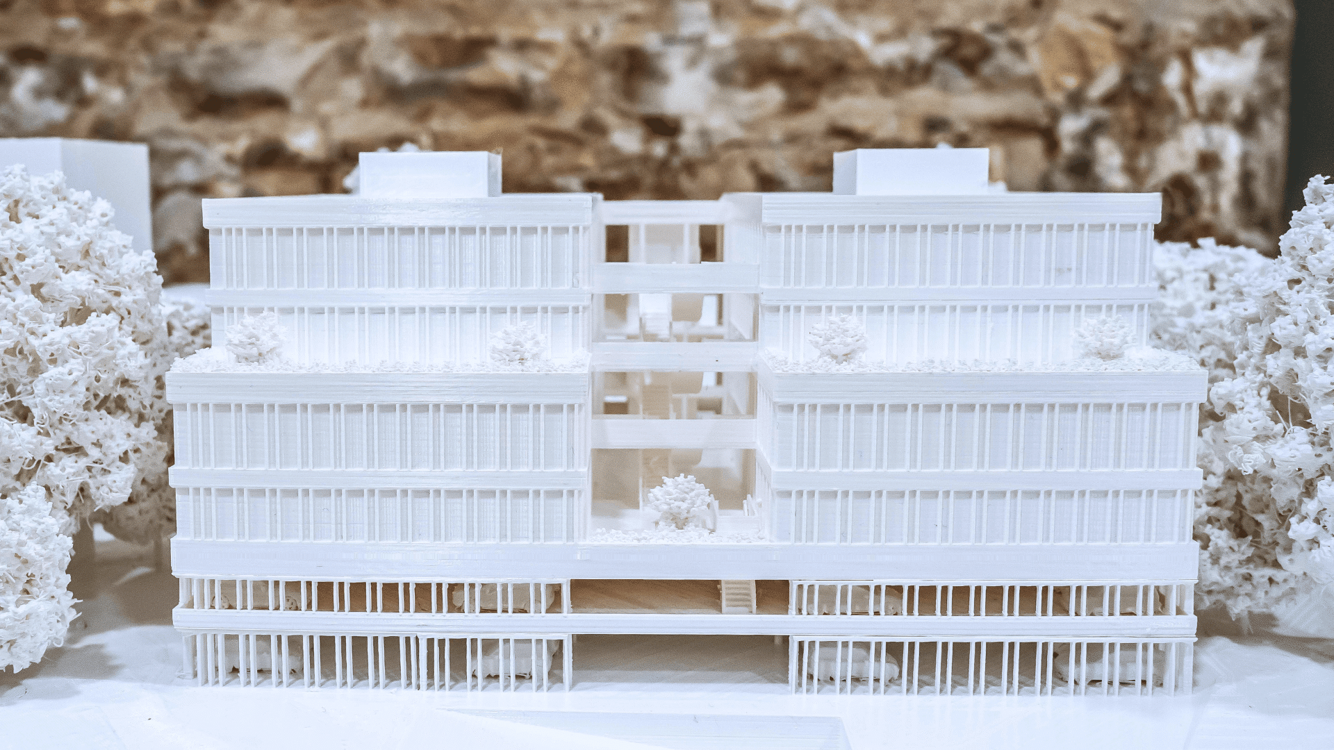 PAAM’s Design : La maquette physique au service des architectes Maquette PAAM’s Design intégrant un QR Code interactif, permettant une expérience immersive et interactive pour visualiser un projet architectural en détail.
